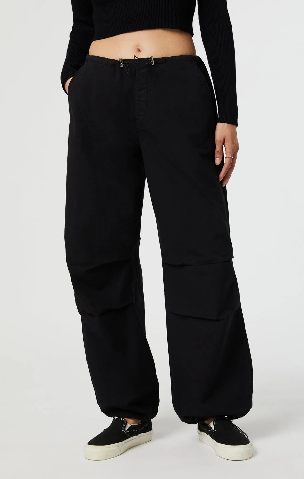 HILL PARACHUTE PANTS IN DARK SMOKE MOVE